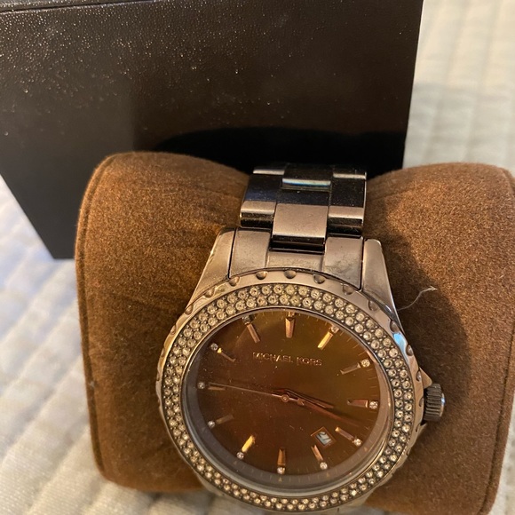 Michael Kors watch - Picture 2 of 4